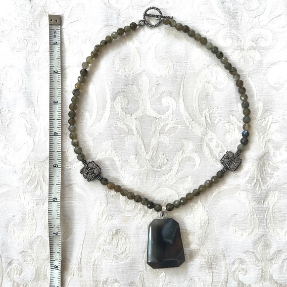 Green stone neckless - Picture 5 of 8